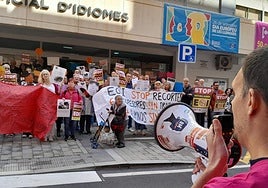 Concentración convocada a las puertas de la EOI a mediados de este mes.