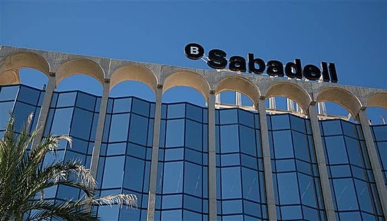 Oficinas del Banco Sabadell en Alicante.