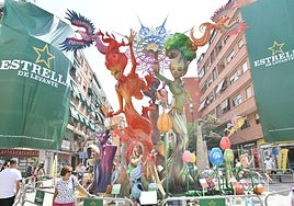 'Renàixer', hoguera de Carolinas Altas 2023 obra de Vicente Chaveli.