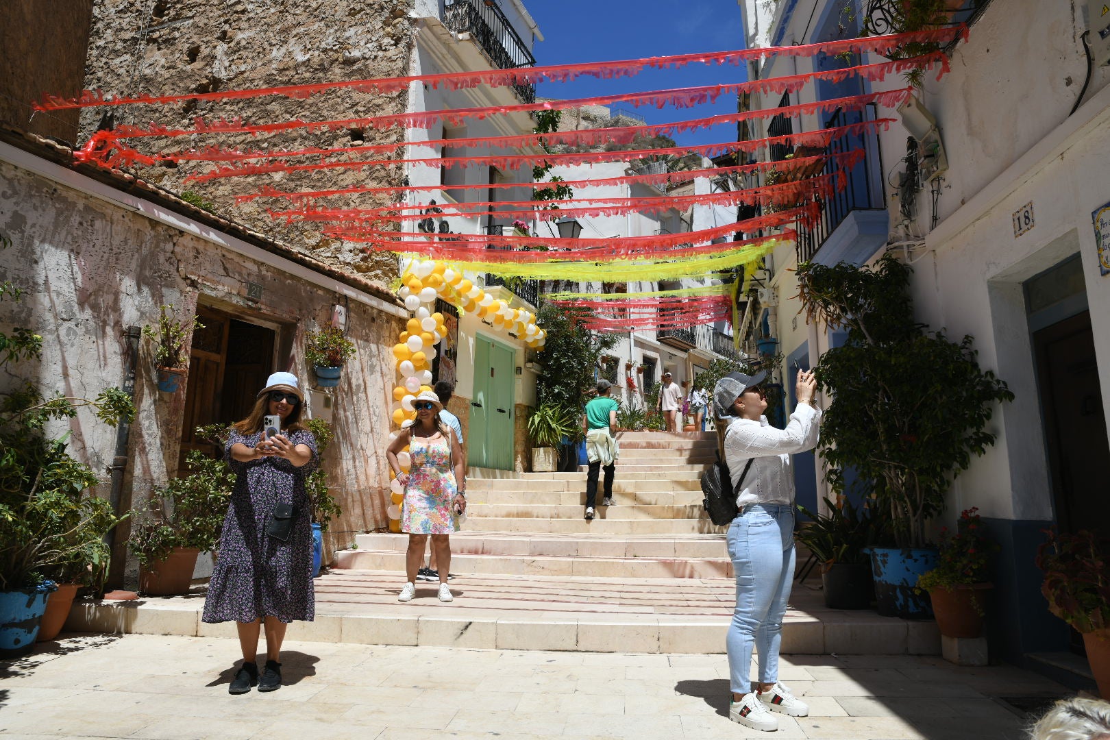 Ruta por las Cruces de Mayo de Alicante