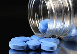 Imagen de archivo de pastillas azules.