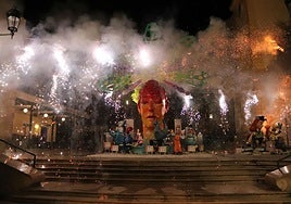 Cremà de la hoguera oficial de San Vicente del Raspeig 2024.