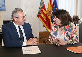 El presidente de la Diputación de Alicante, Toni Pérez, y la rectora de la UA, Amparo Navarro.