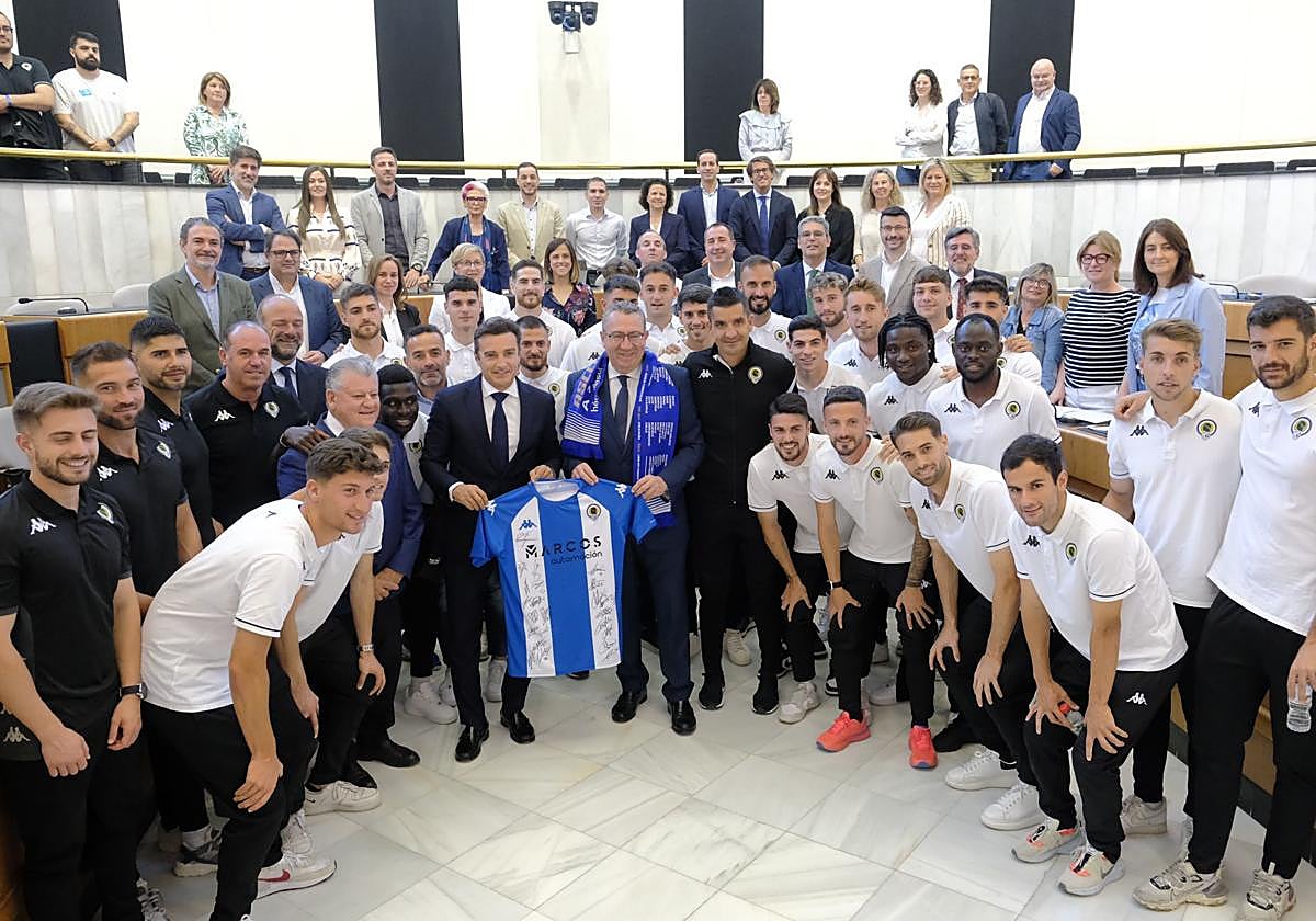 El Hércules pasa por Palacio