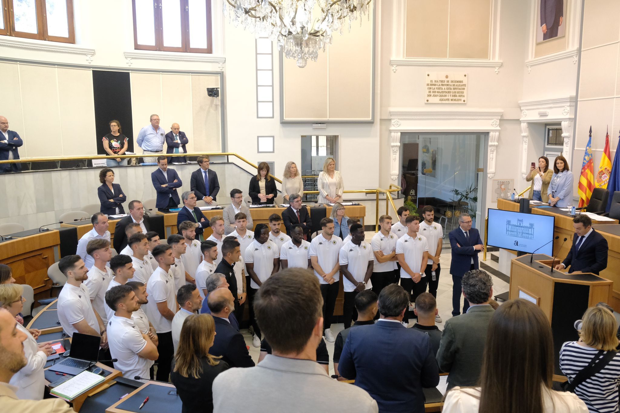 El Hércules pasa por Palacio