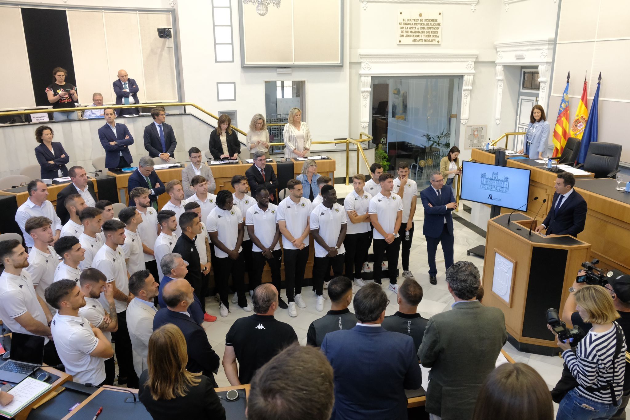 El Hércules pasa por Palacio