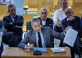 El expresidente de la Generalitat Valenciana Eduardo Zaplana, durante su testifical en el 'caso Erial'.