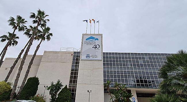 Fachada del Colegio de Médicos de Alicante