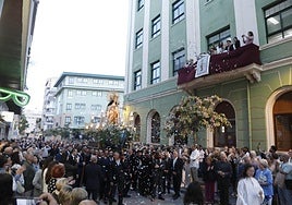 Dénia se rinde ante la Virgen de los Desamparados