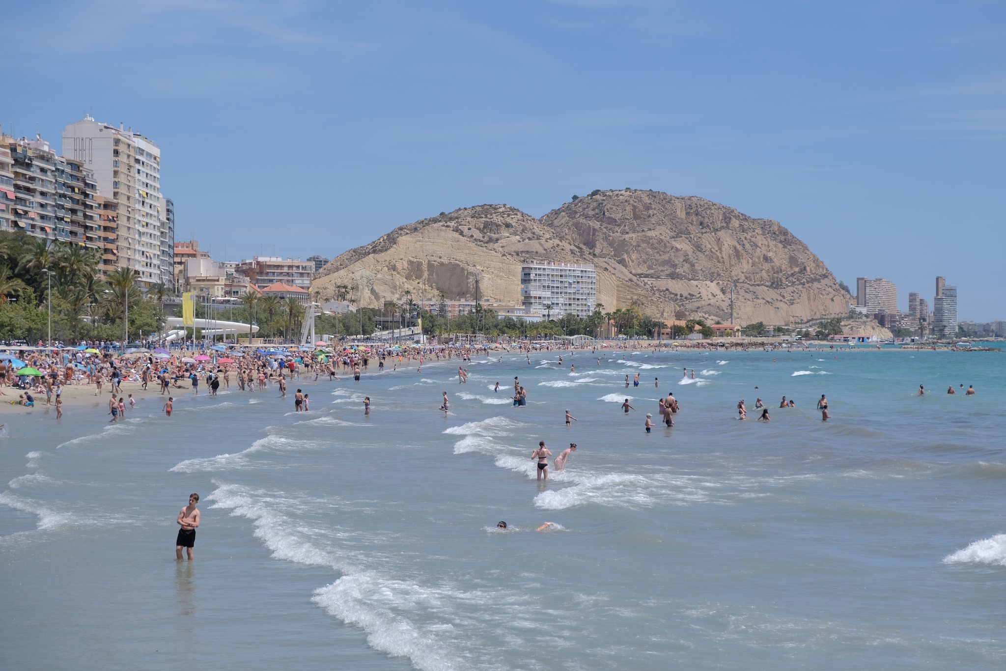 El Postiguet se llena hasta la bandera