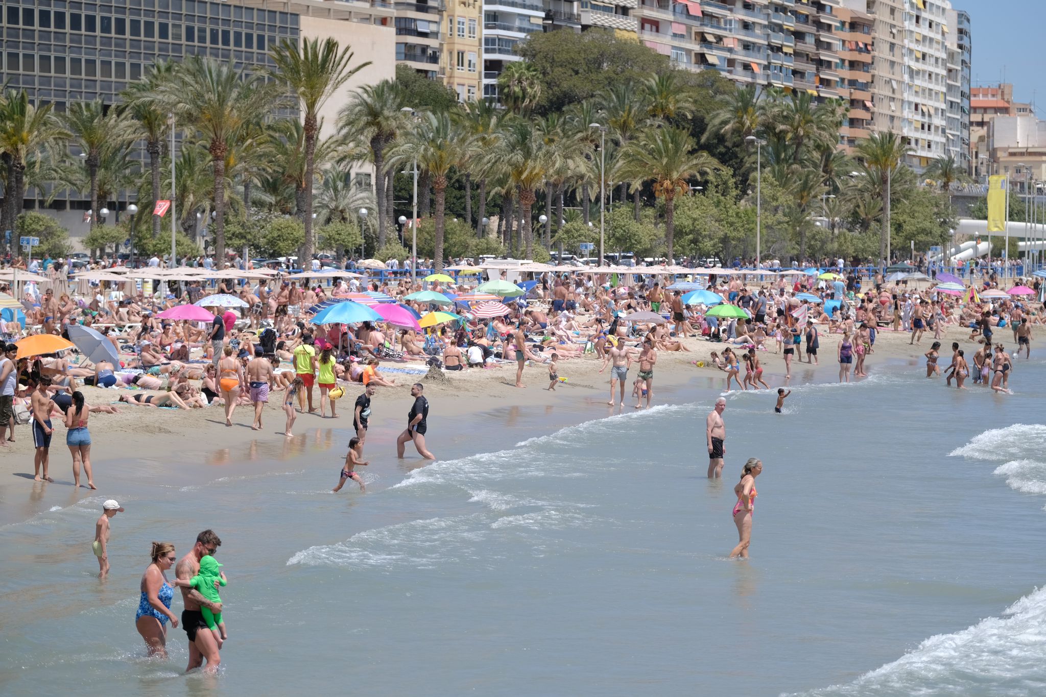 El Postiguet se llena hasta la bandera