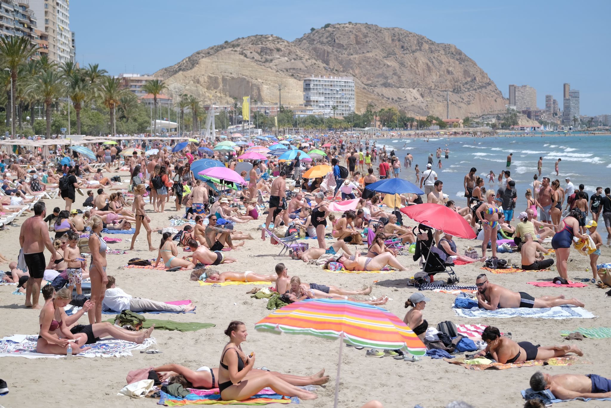 El Postiguet se llena hasta la bandera