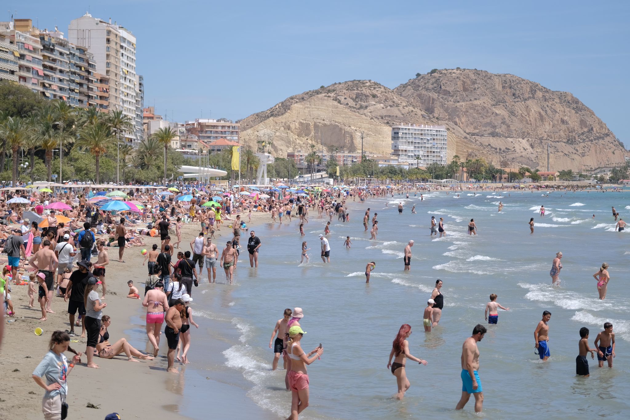 El Postiguet se llena hasta la bandera