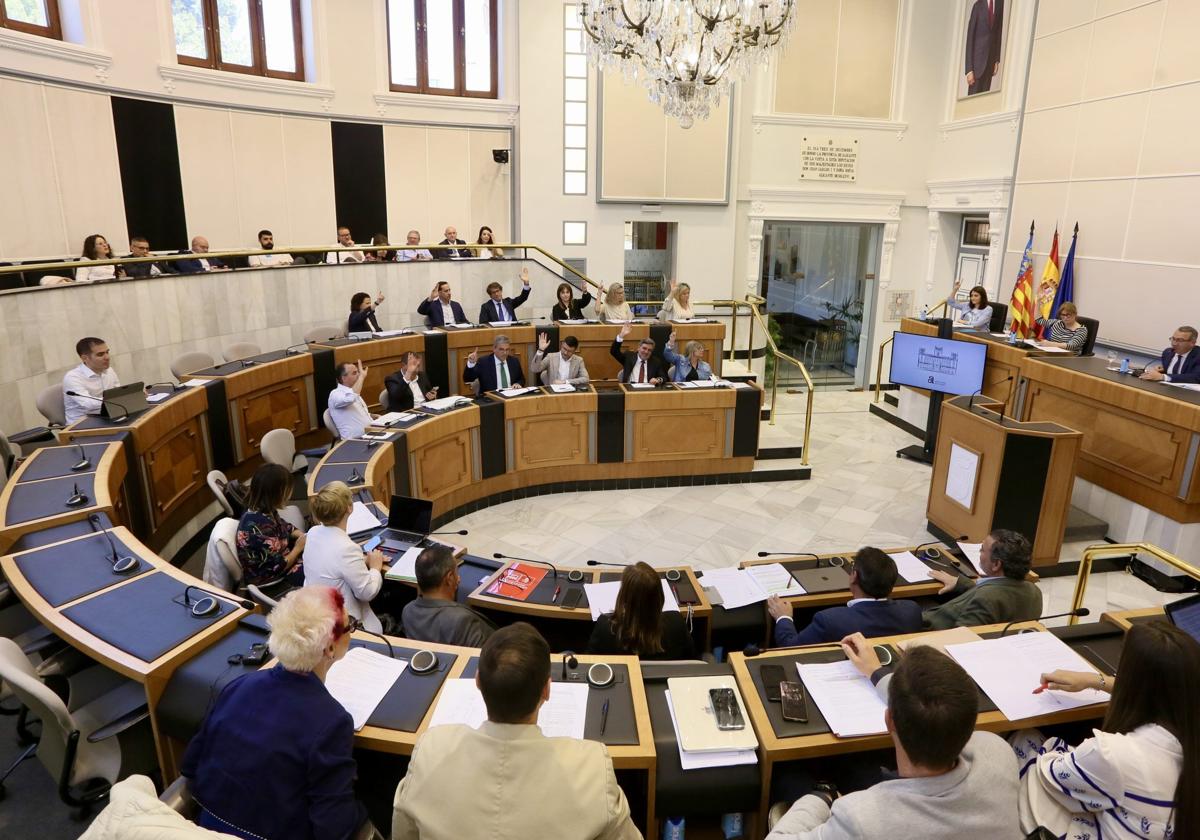 Pleno de la Diputación Provincial de Alicante.