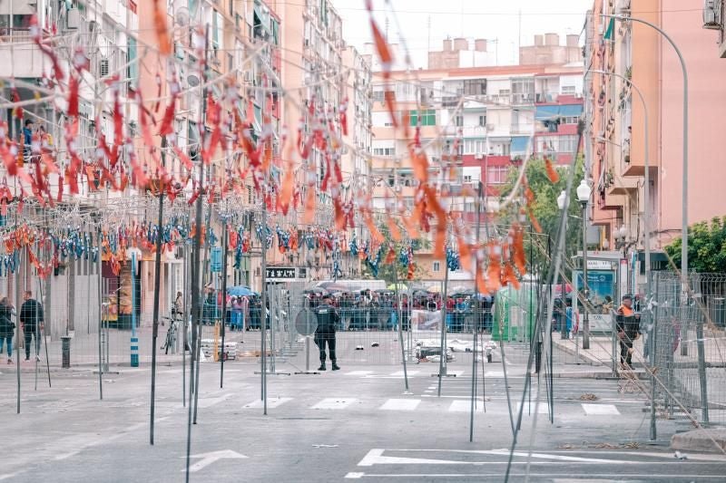 Mascletà en Carolinas el pasado abril.