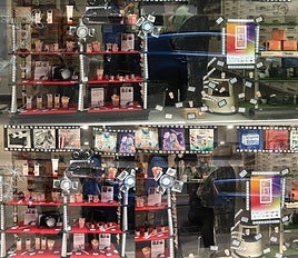 Estos son los mejores escaparates decorados con motivo del Festival de Cine de de Alicante