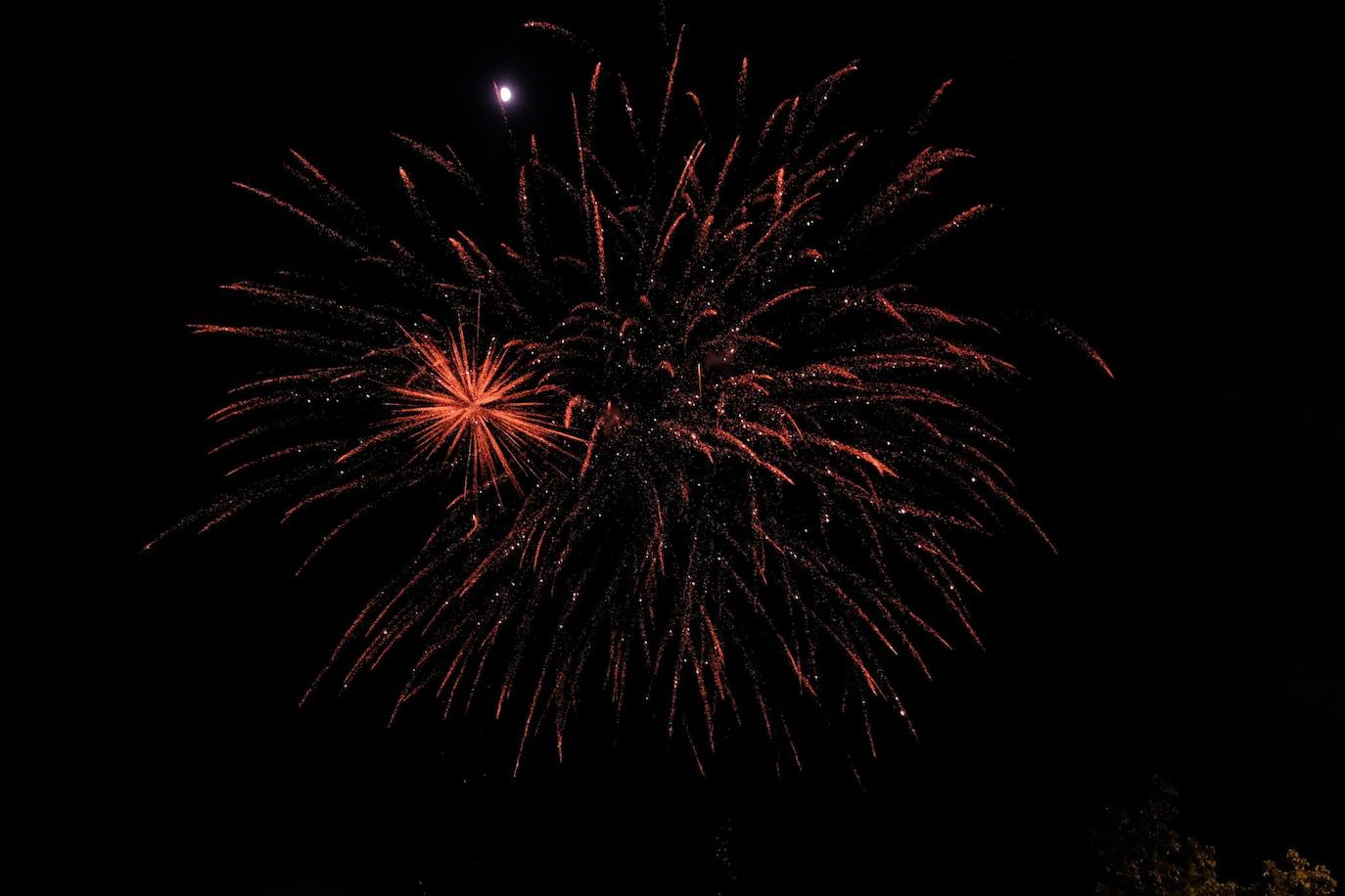 Las Hogueras de Alicante arrancan un fin de semana de pólvora con toque piromusical