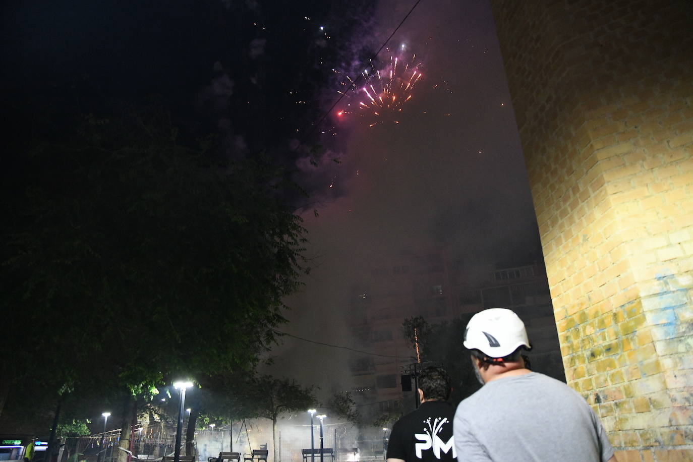 La plaza del Sol se ilumina con la mascletà nocturna