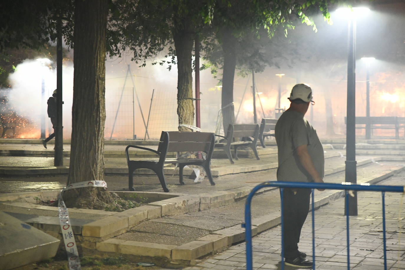 La plaza del Sol se ilumina con la mascletà nocturna