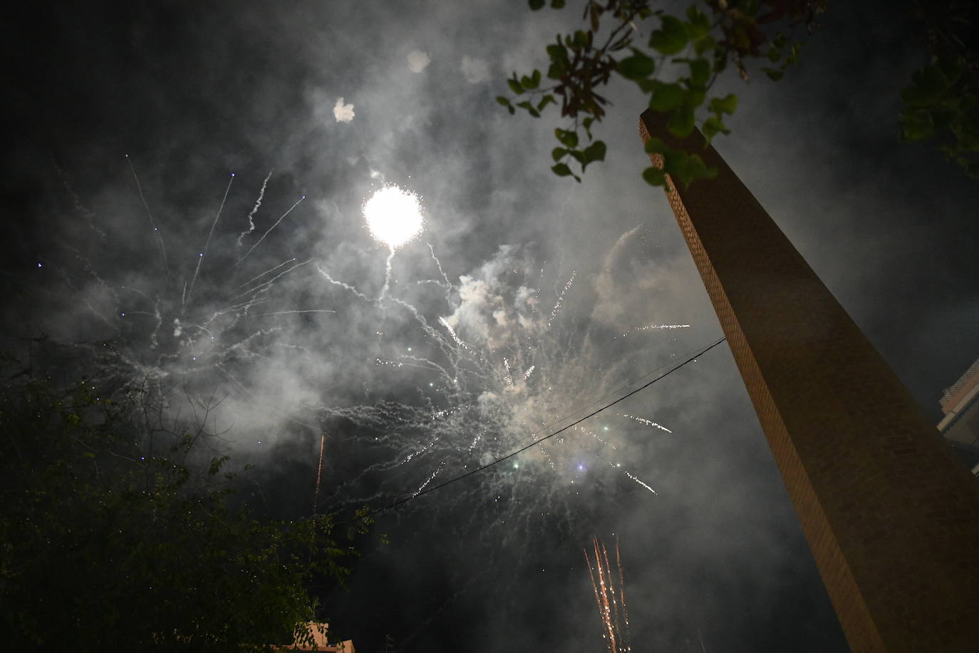 La plaza del Sol se ilumina con la mascletà nocturna