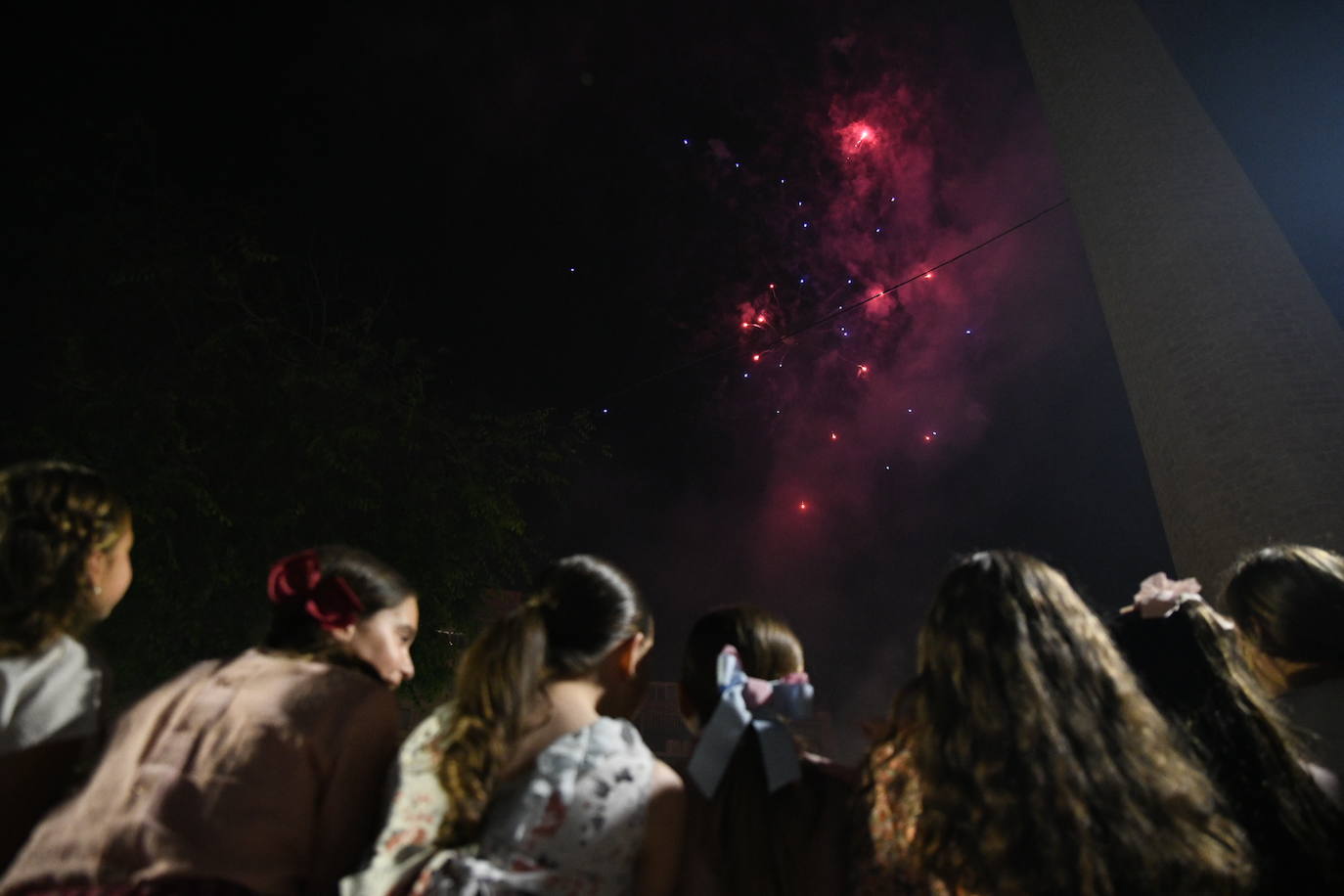 La plaza del Sol se ilumina con la mascletà nocturna