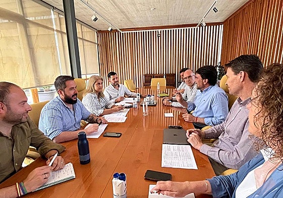 Reunión del equipo de gobierno con Vox.