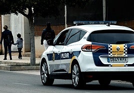 Imagen de archivo de una patrulla de la Policía Local de San Vicente del Raspeig.