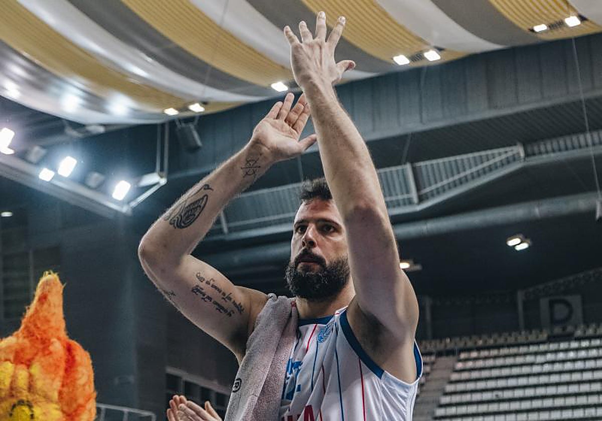 Edu Gatell aplaude a la Kali Nord.