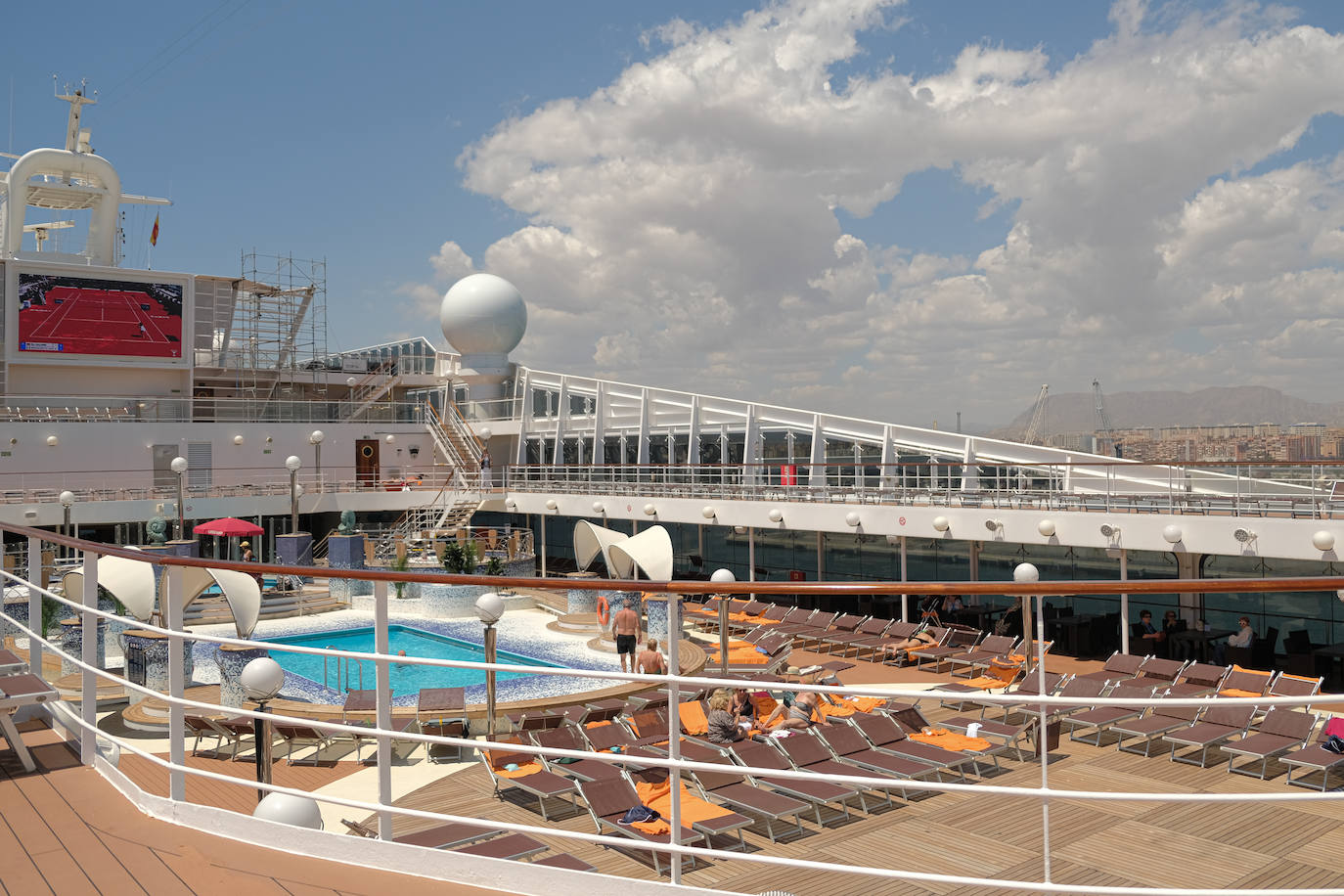 Un día a bordo del MSC Orchestra en Alicante