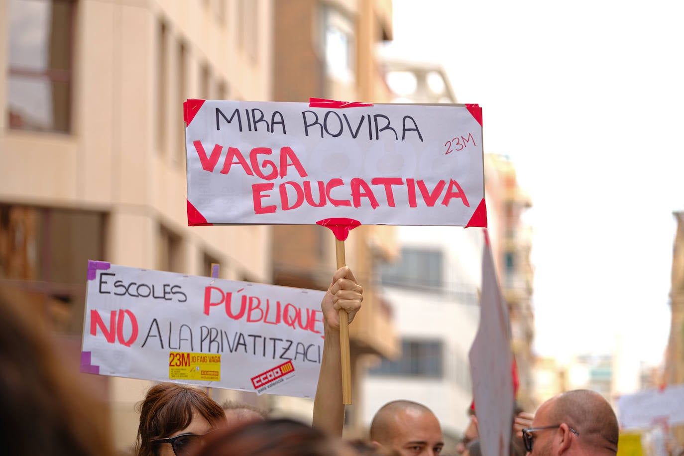 Concentración frente a la Conselleria de Educación en Alicante