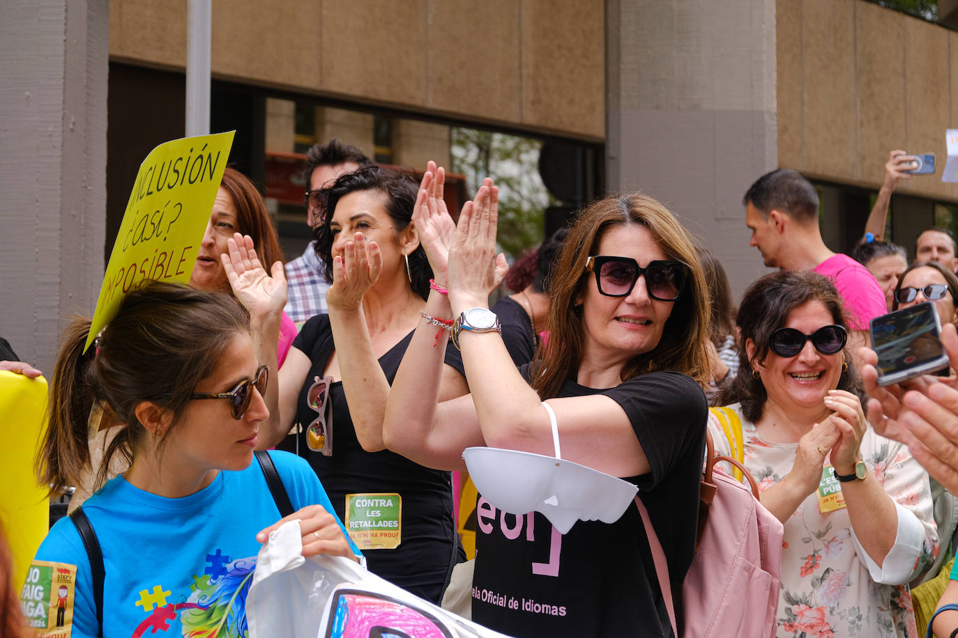 Concentración frente a la Conselleria de Educación en Alicante