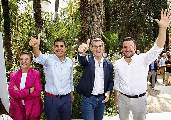Marián Cano, candidata popular al Parlamento Europeo; el presidente del PPCV, Carlos Mazón; el presidente del PP, Alberto Núñez Feijóo, y el líder de Elche, Pablo Ruz, en el mitin.