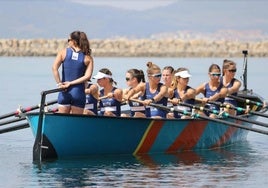 Equipo de remo femenino de la Universidad de Alicante.