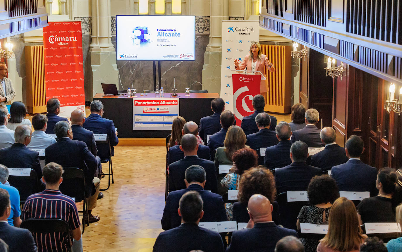 Imagen principal - El turismo y el sector inmobiliario impulsarán la economía alicantina en un 2024 con buenas perspectivas