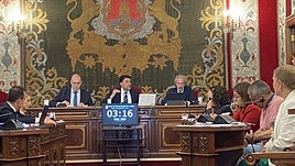 «El Pleno no es un bar»: la bronca de Barcala a un edil del PSOE por llamar «sinvergüenza» y «mentiroso» al vicealcalde de Alicante