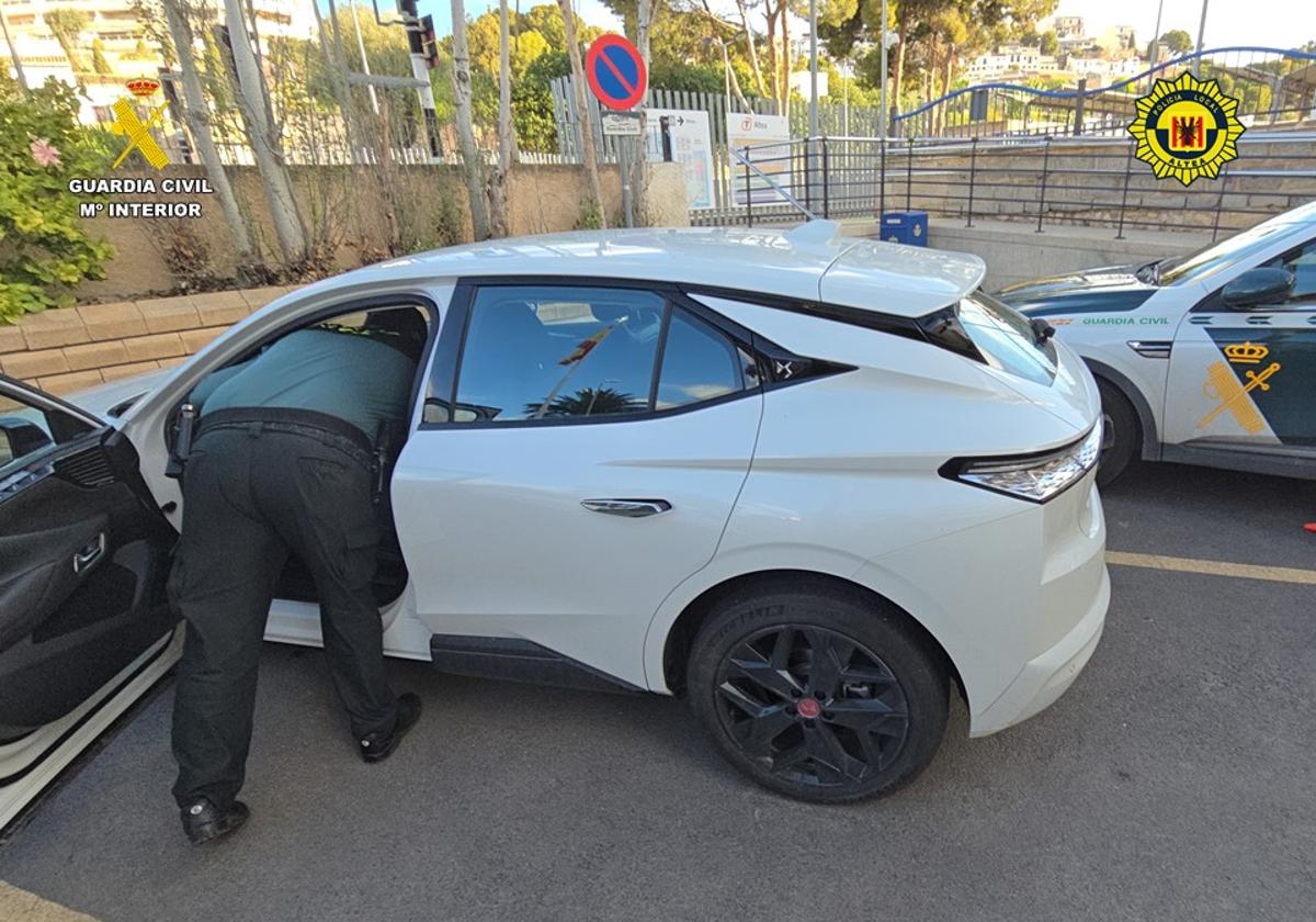 El coche robado estaba valorado en 40.000 euros.