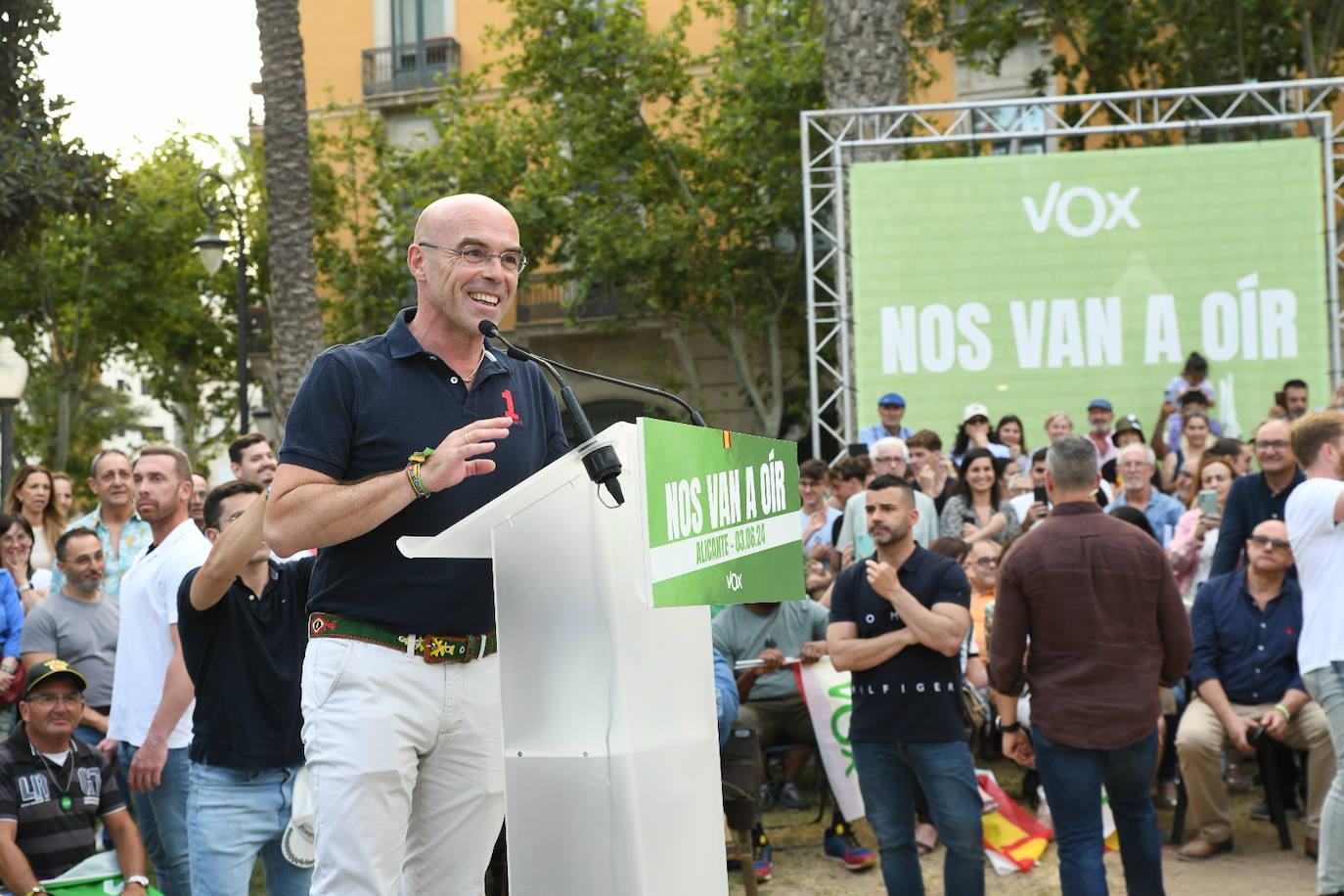 Imagen secundaria 2 - Abascal hace un llamamiento a «tomar la calle y no soltarla nunca»