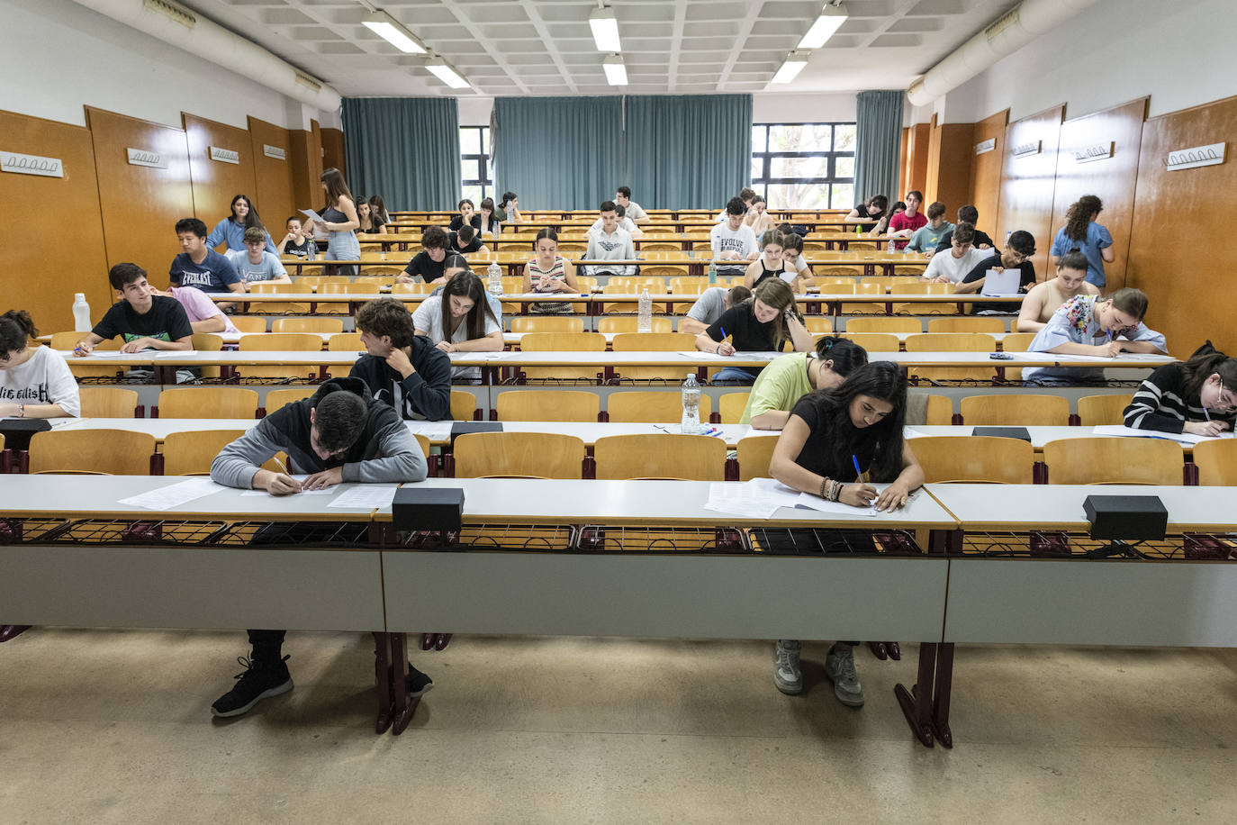 Pruebas de la EBAU celebradas el pasado año en el campus de la UA.