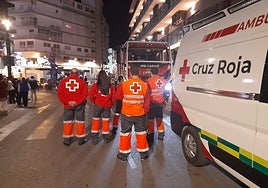 Imagen de archivo de voluntarios de Cruz Roja en Benidorm