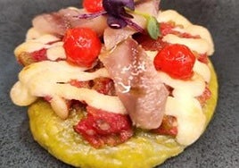 Coca amb verat i allioli, tapa ganadora que se presenta en Polonia.