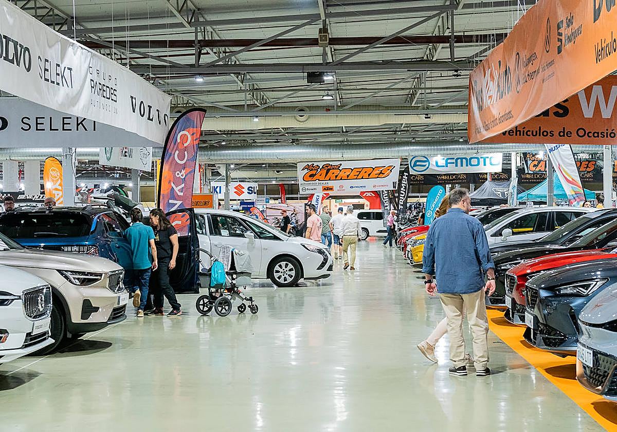Coches expuestos en Firauto.