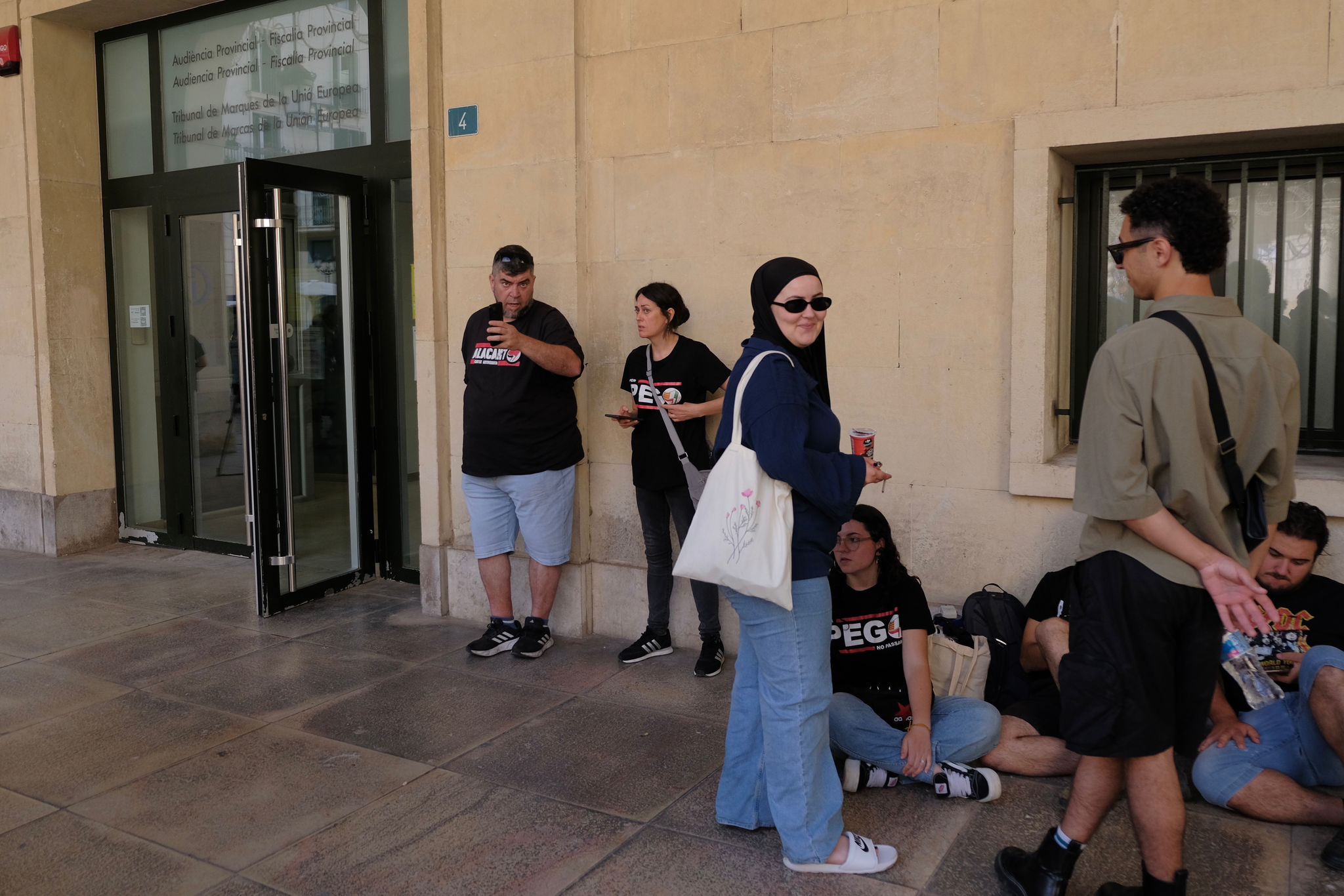 Las imágenes del juicio de los 14 jóvenes de pego que se enfrentaron a un grupo ultra de Gandía