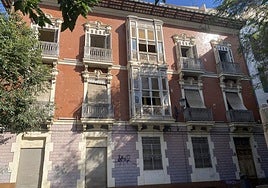 Casa Torrent, ubicada en la plaza del Doctor Balmis.