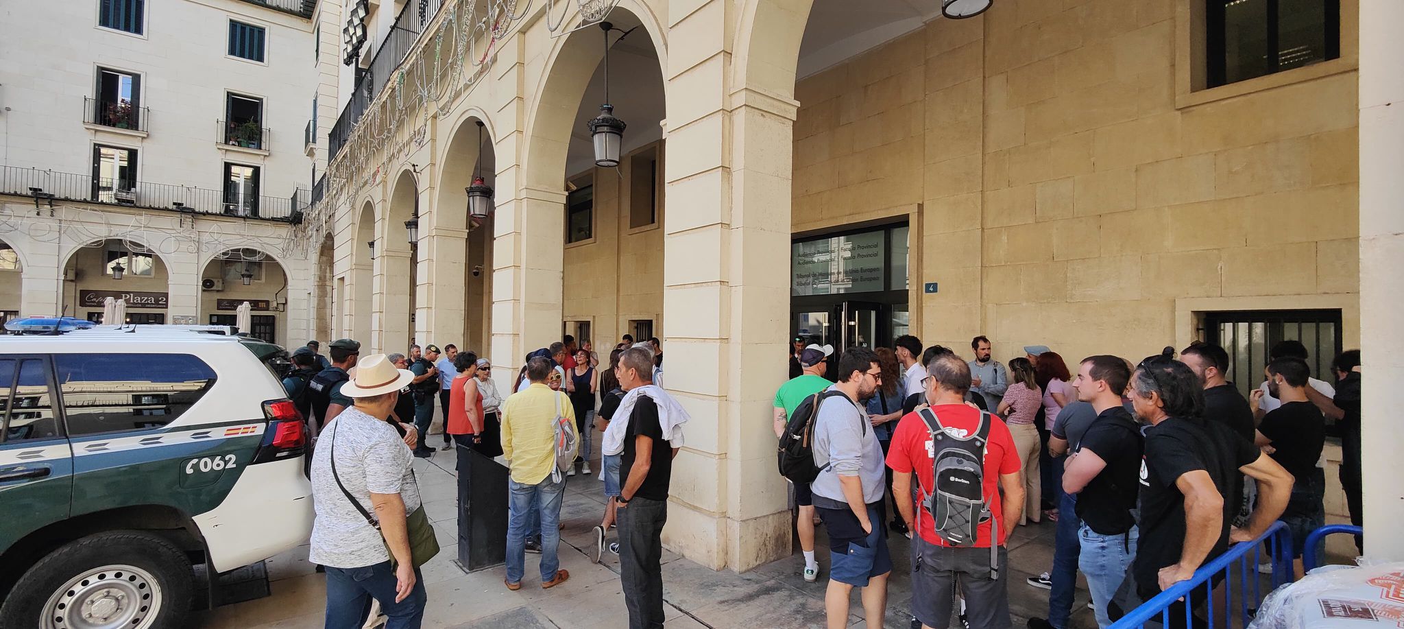 Las imágenes del juicio de los 14 jóvenes de pego que se enfrentaron a un grupo ultra de Gandía