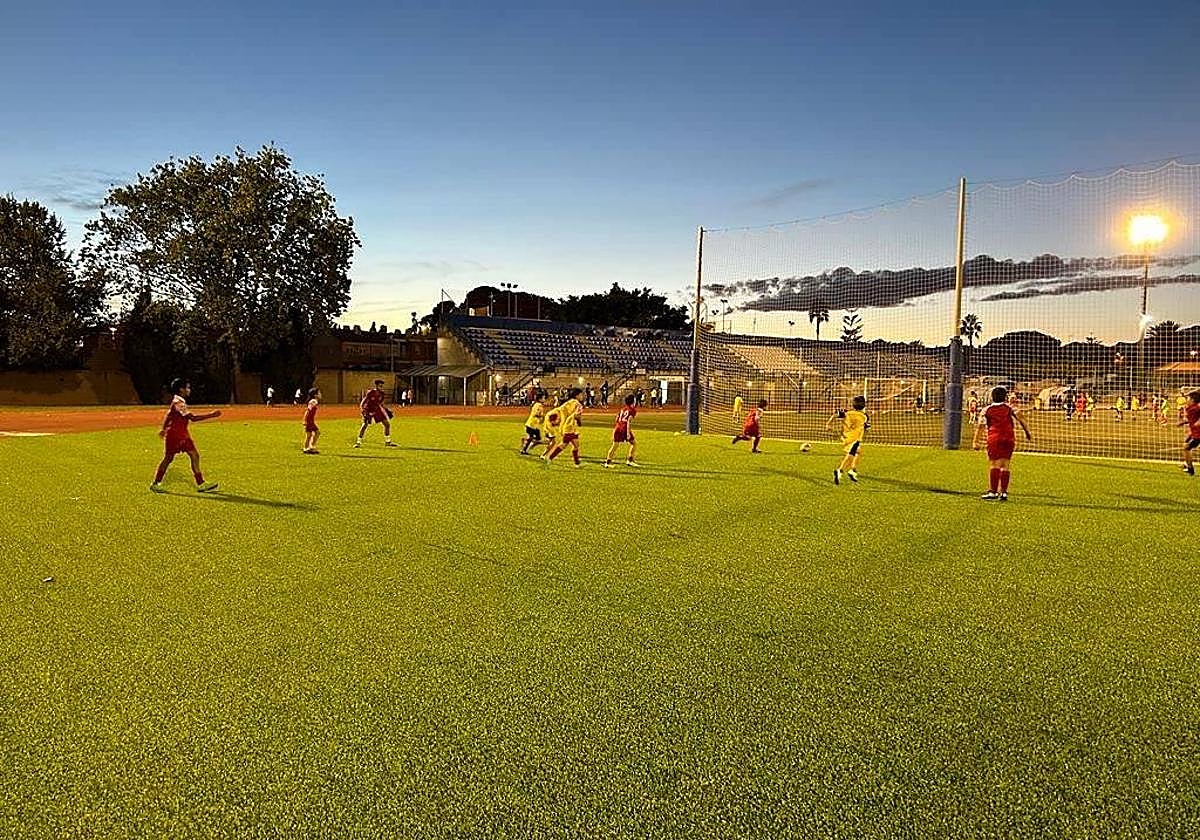 Partido de fútbol en Mutxamel.