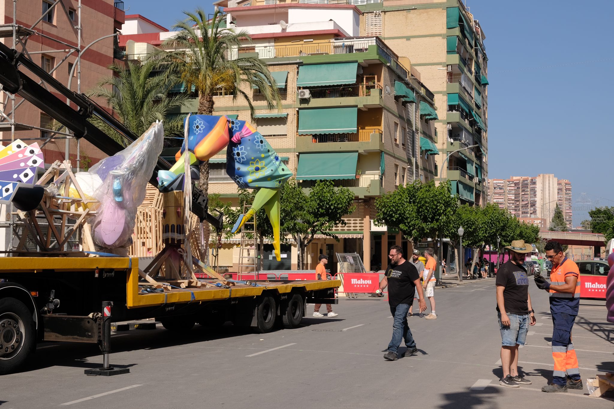 Las Hogueras empiezan a llenar las calles de Alicante