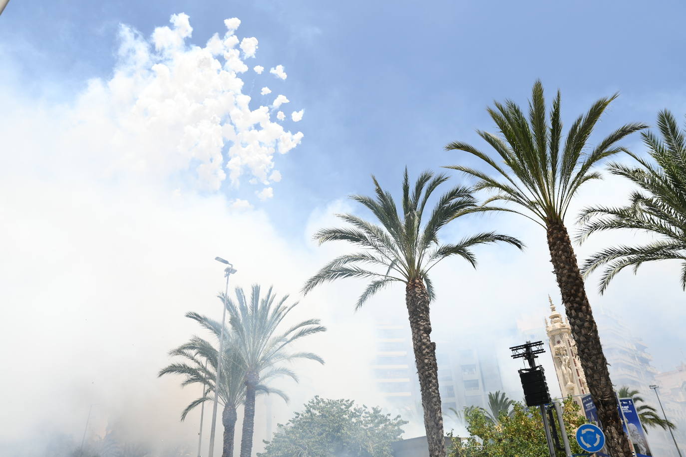 Así ha sido la primera mascletà de las Hogueras 2024