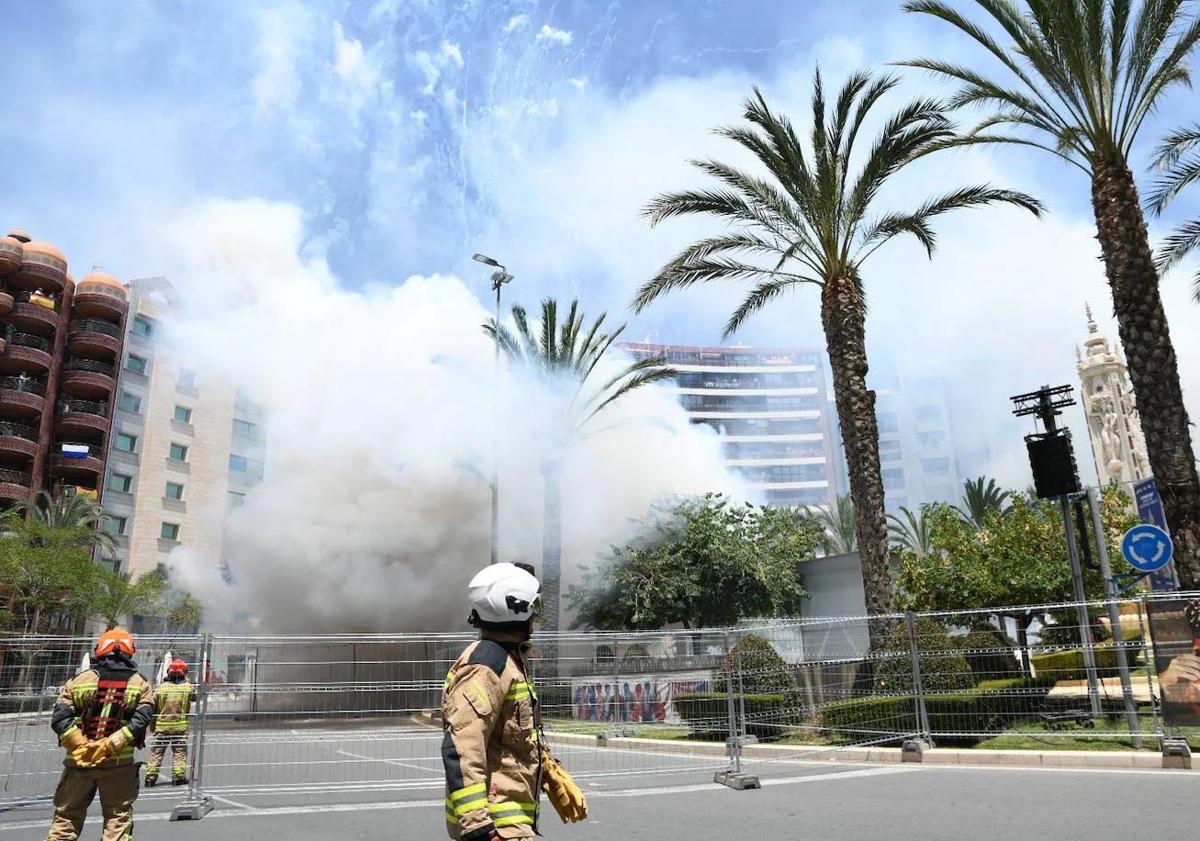 Imagen principal - Varios momentos del disparo de Tamarit este martes 18 de junio en Luceros.