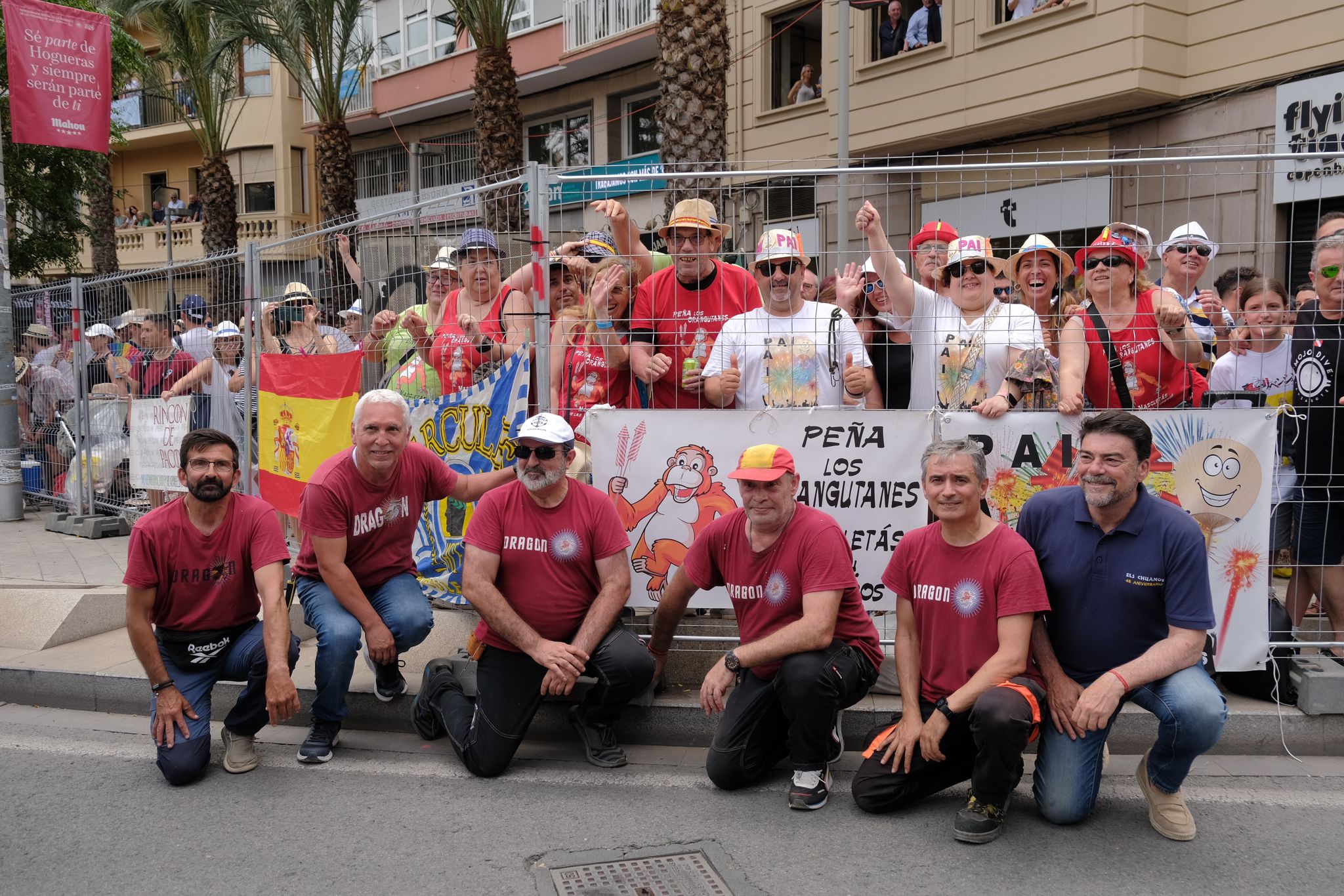 Revive foto a foto la mascletà de Coeters Dragón en Luceros