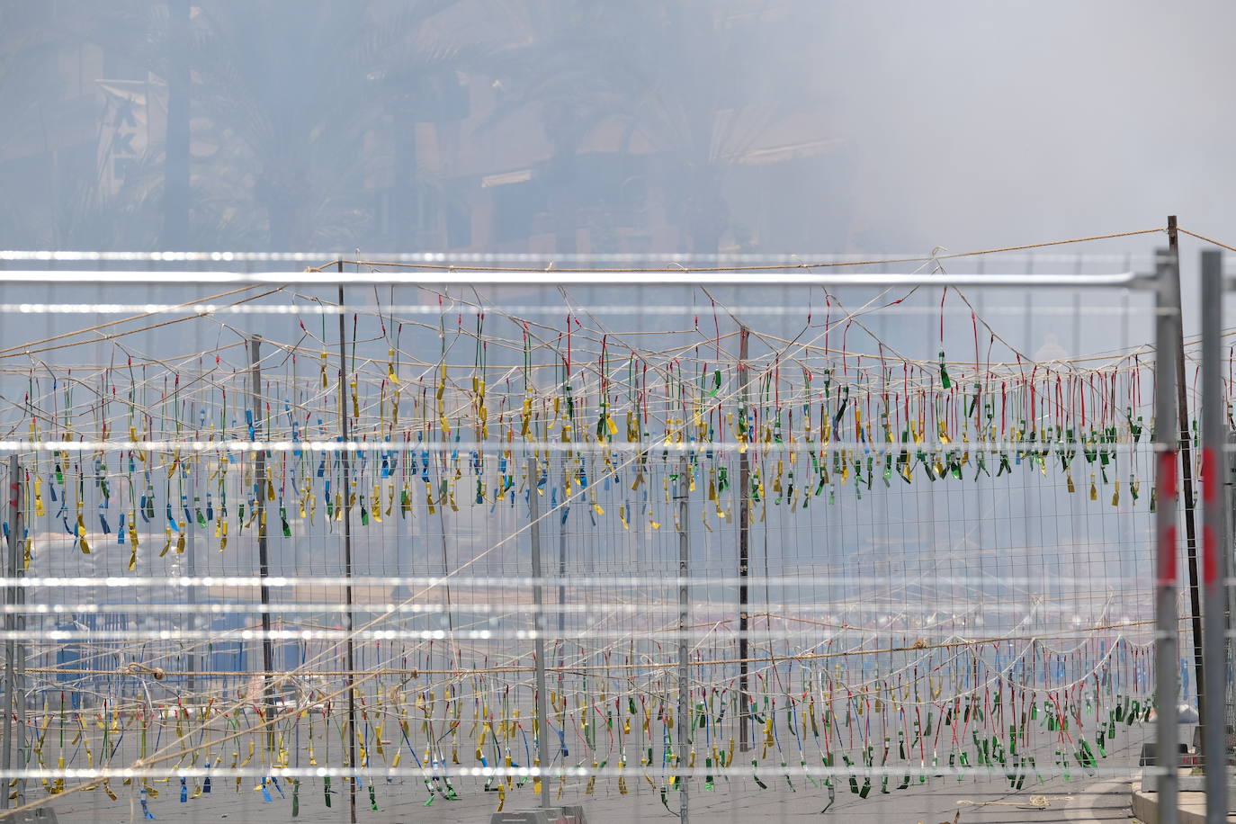 Así ha sido la mascletà del 20 de junio de Alicante en imágenes
